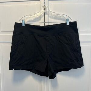 Athleta Trekkie North Shorts Size Women’s Size 18 Color Black